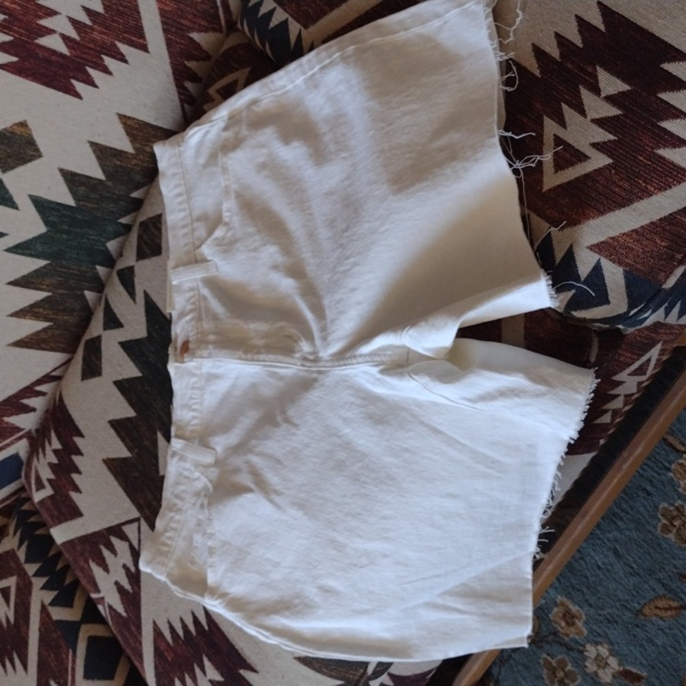 Women's size 16 vintage white Bermuda shorts